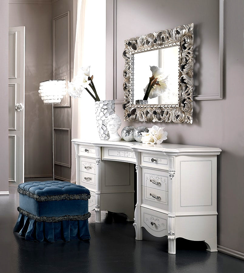 Wooden dresser set
