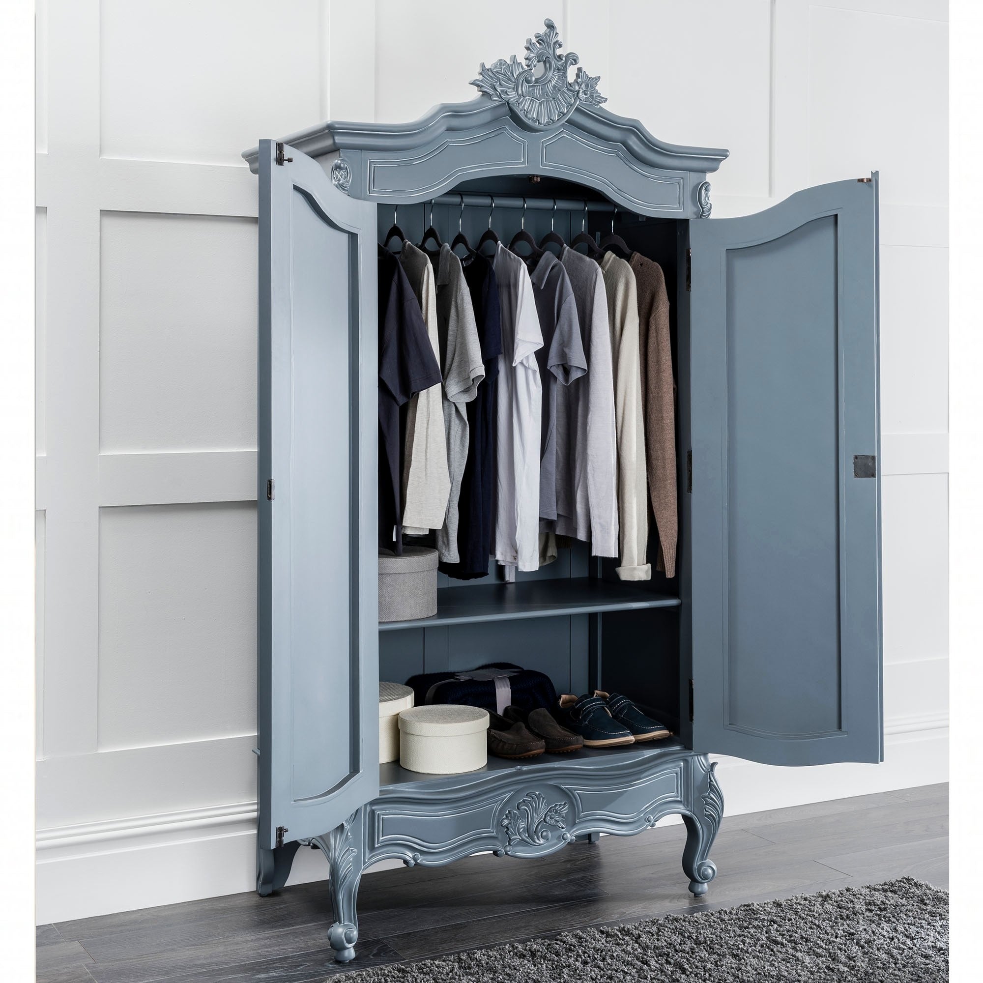 Classic European Style Minimalist Premium Wardrobe